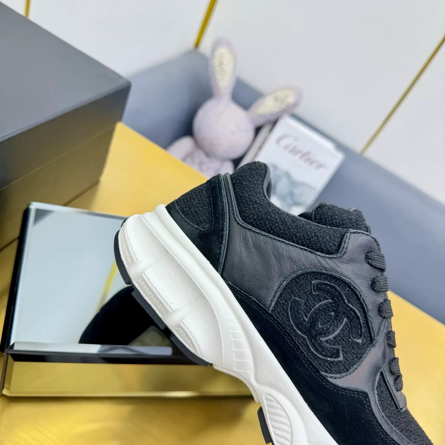 p700🐮🐮Upgraded version, upgraded version, upgraded version! No rebuttal accepted! ! ! ! Chanel Chanel dad shoes, couples' model for men and women - 2025 top casual sneakers in the counter. This classic design; the upper is electro-embroidered with various techniques; ❷The inner lining is made of: original Yangli + net ❸The outsole is based on: the original TPU combination outsole. The full set of boutique packaging for women 35–41